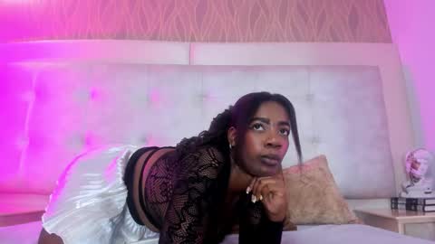 Snapshot of thaliawest chatting on 03-04-26, 04:57 ThaliaWest online show from 03-04-26, 04:57