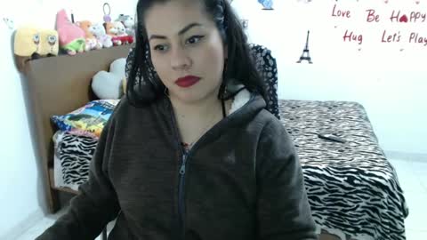Snapshot of thamara__1023 chatting on 01-06-25, 07:45 thania sometimes in the company of Alan and Maria online show from 01-06-25, 07:45