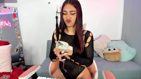 Snapshot of thamara_cooper_ chatting on 01-27-25, 06:09 thamara_cooper_ online show from 01-27-25, 06:09