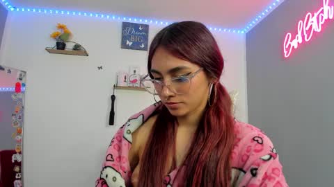 Snapshot of thamara_cooper_ chatting on 02-19-25, 12:44 thamara_cooper_ online show from 02-19-25, 12:44