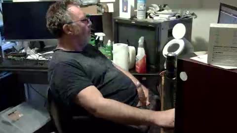 Snapshot of thang5545 chatting on 10-23-25, 03:17 thang5545 online show from 10-23-25, 03:17