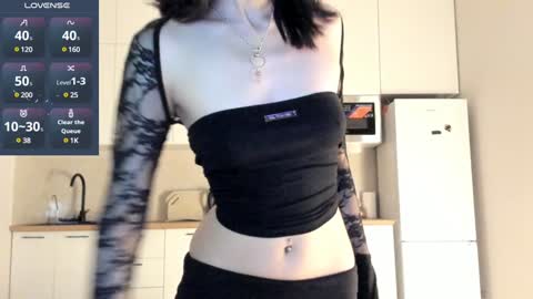 Snapshot of thanos_world1321002 chatting on 02-05-25, 10:12 thanos_world1321002 online show from 02-05-25, 10:12