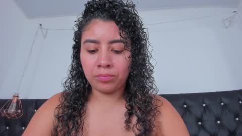Snapshot of thara_webstter chatting on 12-17-24, 03:17 thara webstter online show from 12-17-24, 03:17