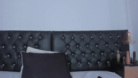 Snapshot of thara_webstter chatting on 02-04-25, 02:43 thara webstter online show from 02-04-25, 02:43