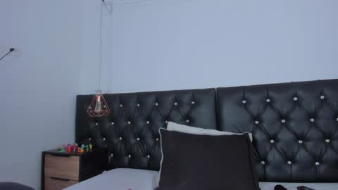 Snapshot of thara_webstter chatting on 02-08-25, 02:49 thara webstter online show from 02-08-25, 02:49