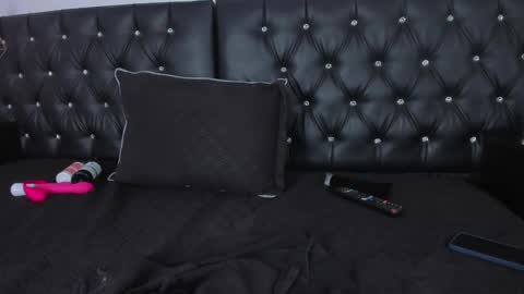 Snapshot of thara_webstter chatting on 02-20-25, 05:40 thara webstter online show from 02-20-25, 05:40