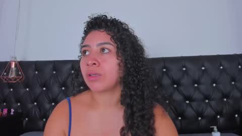 Snapshot of thara_webstter chatting on 03-06-25, 05:33 thara webstter online show from 03-06-25, 05:33