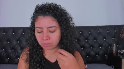 Snapshot of thara_webstter chatting on 03-12-25, 05:38 thara webstter online show from 03-12-25, 05:38