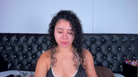 Snapshot of thara_webstter chatting on 09-09-25, 11:54 thara webstter online show from 09-09-25, 11:54