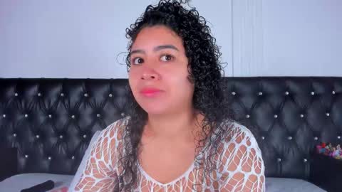 Snapshot of thara_webstter chatting on 09-20-25, 11:44 thara webstter online show from 09-20-25, 11:44