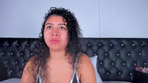 Snapshot of thara_webstter chatting on 09-25-25, 12:09 thara webstter online show from 09-25-25, 12:09
