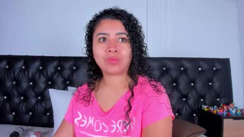 Snapshot of thara_webstter chatting on 10-10-25, 12:04 thara webstter online show from 10-10-25, 12:04