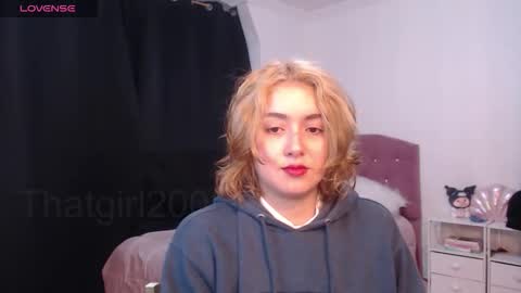 Snapshot of thatgirl2003 chatting on 09-22-25, 07:27 online show from 09-22-25, 07:27