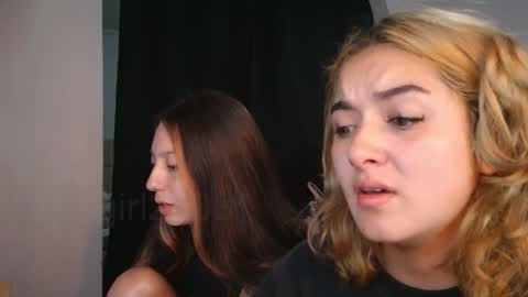 Snapshot of thatgirl2003 chatting on 11-04-25, 02:38 online show from 11-04-25, 02:38