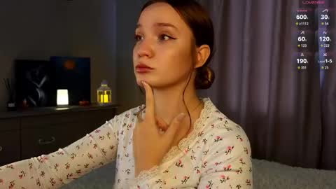 Snapshot of thatonerabbit chatting on 10-16-25, 11:44 Alice online show from 10-16-25, 11:44