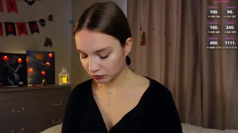 Snapshot of thatonerabbit chatting on 10-21-25, 10:05 Alice online show from 10-21-25, 10:05