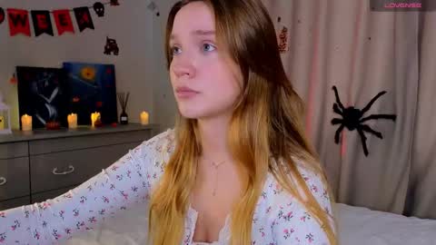 Snapshot of thatonerabbit chatting on 10-27-25, 11:14 Alice online show from 10-27-25, 11:14