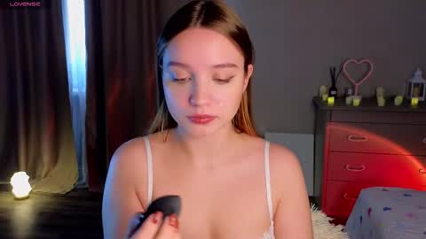 Snapshot of thatonerabbit chatting on 11-24-25, 12:16 Alice online show from 11-24-25, 12:16