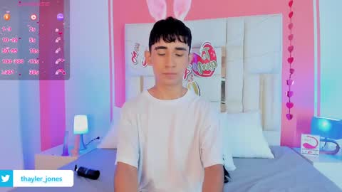 Snapshot of thayler_jones chatting on 03-03-25, 11:22 Thayler online show from 03-03-25, 11:22