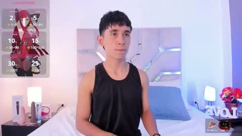 Snapshot of thayler_jones chatting on 09-25-25, 11:14 Thayler online show from 09-25-25, 11:14