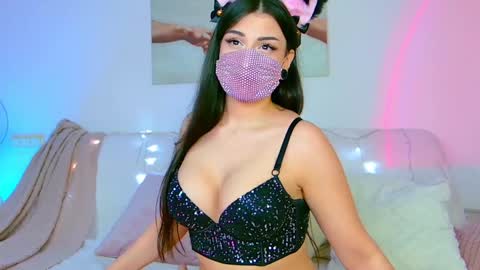 Snapshot of the__sabenna chatting on 02-08-25, 03:21 Madina online show from 02-08-25, 03:21