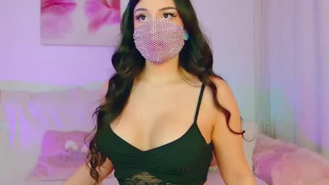 Snapshot of the__sabenna chatting on 11-23-25, 03:12 Madina online show from 11-23-25, 03:12