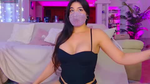 Snapshot of the__sabenna chatting on 02-06-26, 05:38 Madina online show from 02-06-26, 05:38