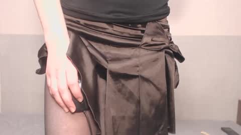 Snapshot of the_basic_instinctt chatting on 01-29-25, 12:33 Eva online show from 01-29-25, 12:33