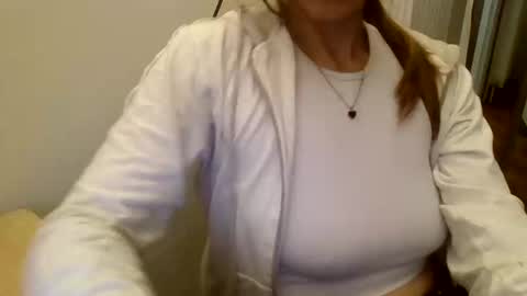 Snapshot of the_borderlands chatting on 12-23-25, 08:12 the crazy travellers online show from 12-23-25, 08:12