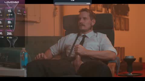 Snapshot of the_dilf chatting on 12-23-24, 04:39 The DILF - online show from 12-23-24, 04:39