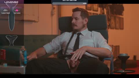Snapshot of the_dilf chatting on 12-28-24, 02:32 The DILF - online show from 12-28-24, 02:32