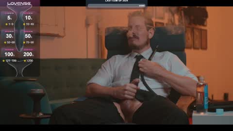 Snapshot of the_dilf chatting on 12-31-24, 05:07 The DILF - online show from 12-31-24, 05:07