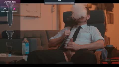Snapshot of the_dilf chatting on 02-16-25, 12:32 The DILF - online show from 02-16-25, 12:32