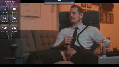 Snapshot of the_dilf chatting on 02-23-25, 10:49 The DILF - online show from 02-23-25, 10:49