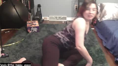 Snapshot of the_happy_space chatting on 02-13-26, 01:23 MATERNITY LEAVE online show from 02-13-26, 01:23