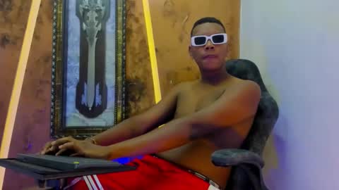 the_hot_boy0 online show from 11-09-25, 12:25