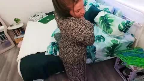 Snapshot of the_naked_siren chatting on 01-19-26, 06:06 lina luna online show from 01-19-26, 06:06