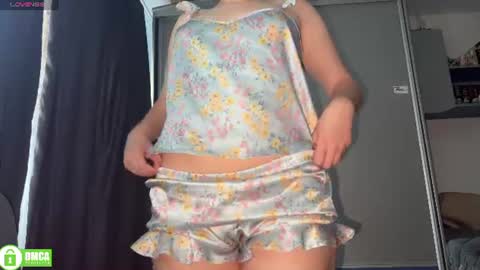 Snapshot of the_princese chatting on 06-22-26, 11:18 Alice online show from 06-22-26, 11:18