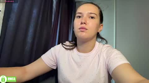 Snapshot of the_princese chatting on 07-03-26, 10:10 Alice online show from 07-03-26, 10:10