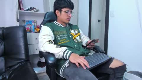 Danny online show from 12-22-25, 02:30