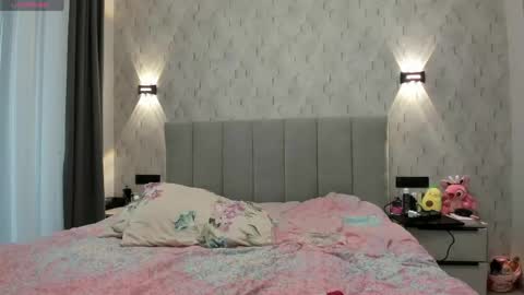 Luna online show from 05-22-26, 02:12