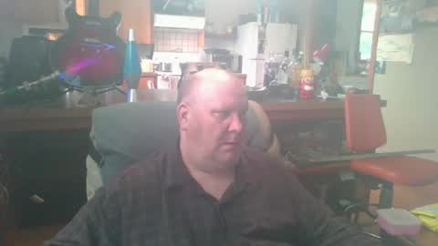 Snapshot of thealiensarecumming chatting on 06-08-26, 06:19 thealiensarecumming online show from 06-08-26, 06:19