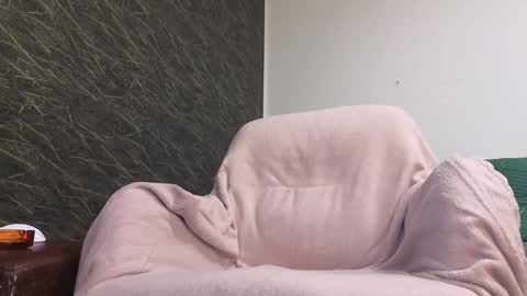 Snapshot of thebestmuscles chatting on 01-12-25, 04:40 John online show from 01-12-25, 04:40