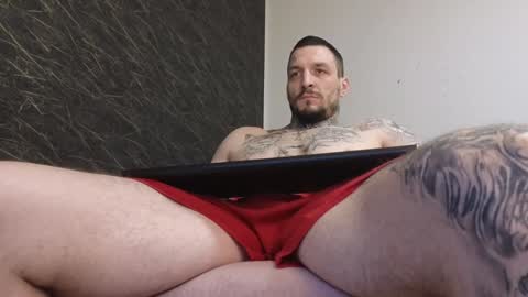 Snapshot of thebestmuscles chatting on 01-12-25, 07:42 John online show from 01-12-25, 07:42