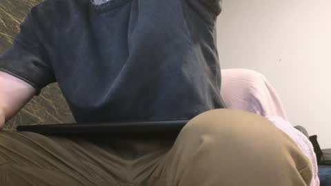 Snapshot of thebestmuscles chatting on 01-18-25, 05:15 John online show from 01-18-25, 05:15