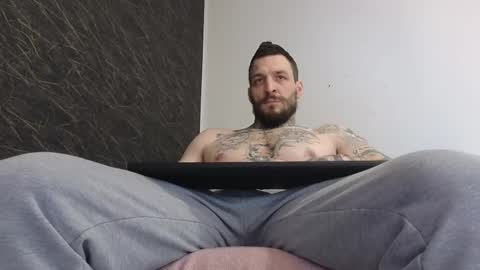 Snapshot of thebestmuscles chatting on 02-23-25, 08:39 John online show from 02-23-25, 08:39