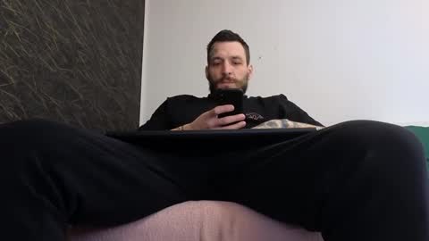 Snapshot of thebestmuscles chatting on 02-27-25, 10:04 John online show from 02-27-25, 10:04