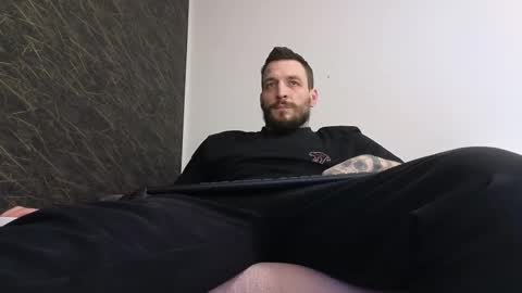 Snapshot of thebestmuscles chatting on 02-27-25, 04:32 John online show from 02-27-25, 04:32