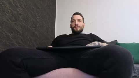 Snapshot of thebestmuscles chatting on 03-03-25, 10:49 John online show from 03-03-25, 10:49