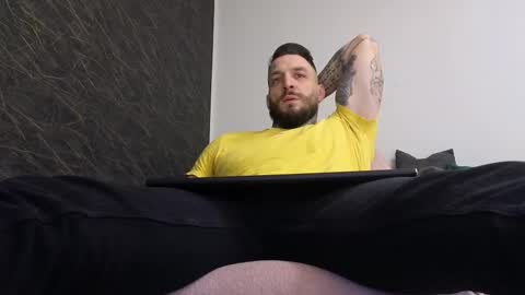 Snapshot of thebestmuscles chatting on 03-06-25, 12:19 John online show from 03-06-25, 12:19